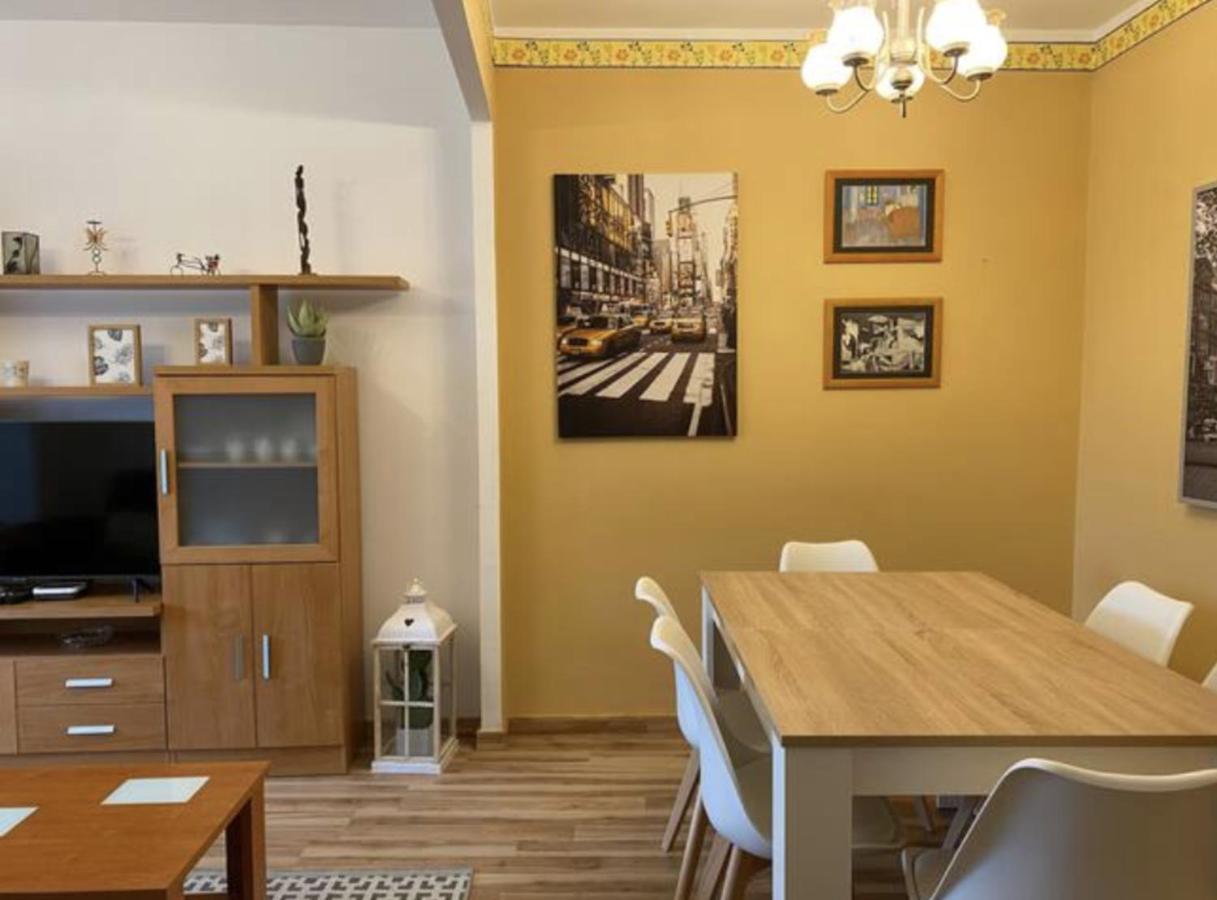 Апартаменты Pepona'S House - Wifi, Smart Tv & Netflix Эль-Грове Экстерьер фото